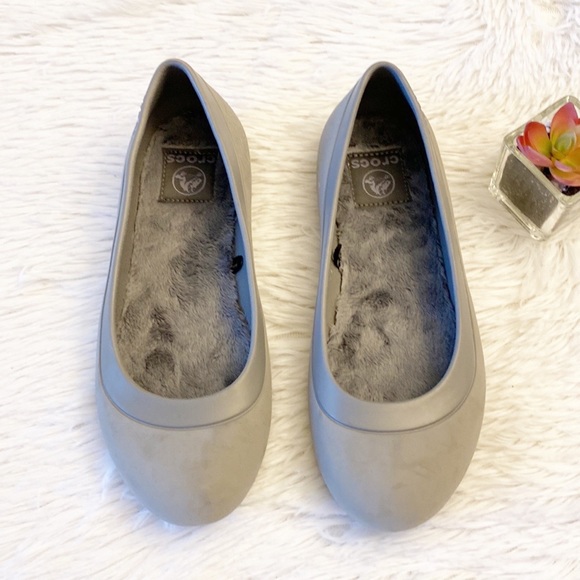 CROCS | Grey Ballet Flats loafers faux fur footbed women’s 6 - Picture 6 of 9